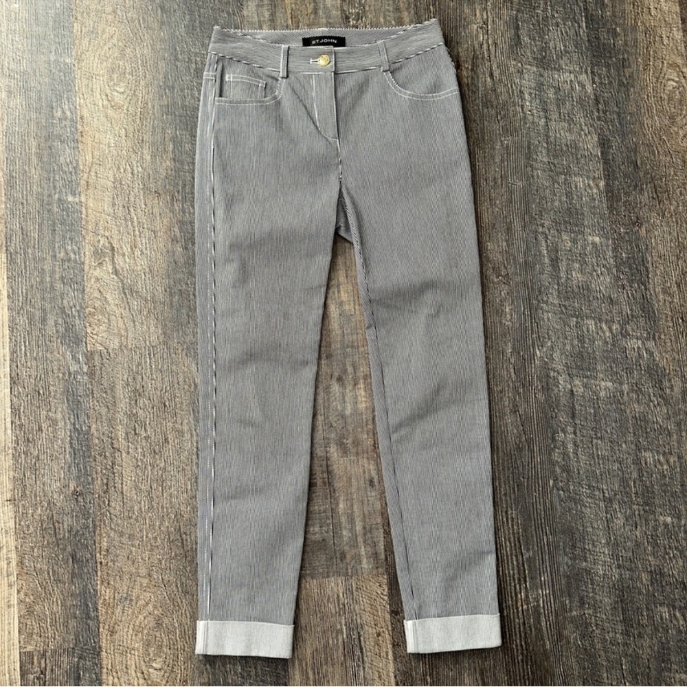 ST. JOHN navy and white pinstriped slim fit cuffed ankle pants 0